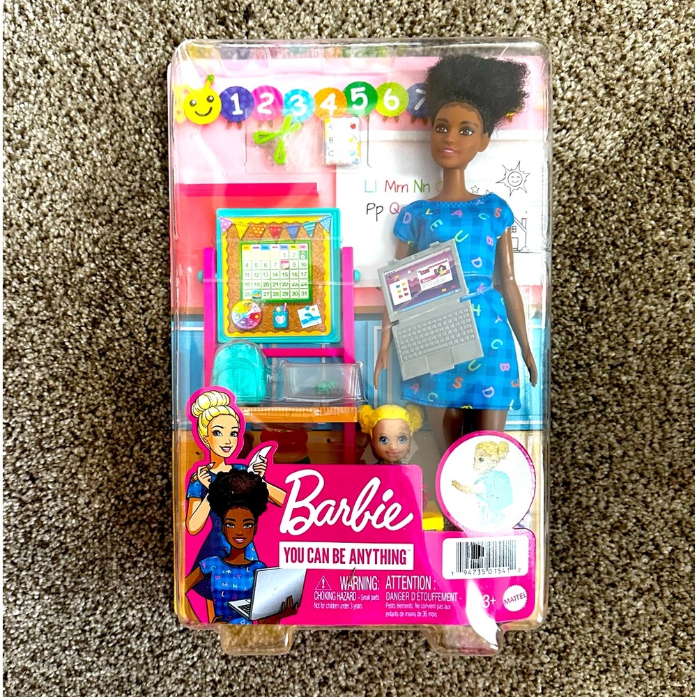 NWT Teacher 👩🏽‍🏫 Barbie